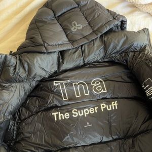 Aritzia Super Puff in Black. Size Small.